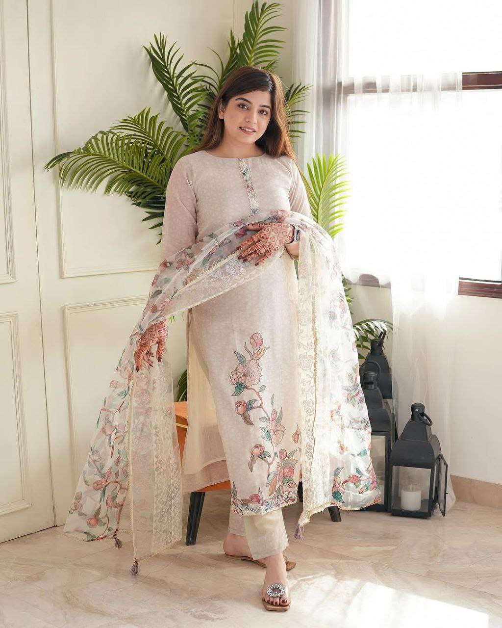 Women's Lilan Cotton Floral Printed Straight Pakistani Kurti with Pant and Dupattta